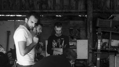 Shooting of the video pitch
Alain Dadourian, cinematographer
Germain Desvaux, art director
Christophe Previte, director
Benjamin Roa, sound engineer